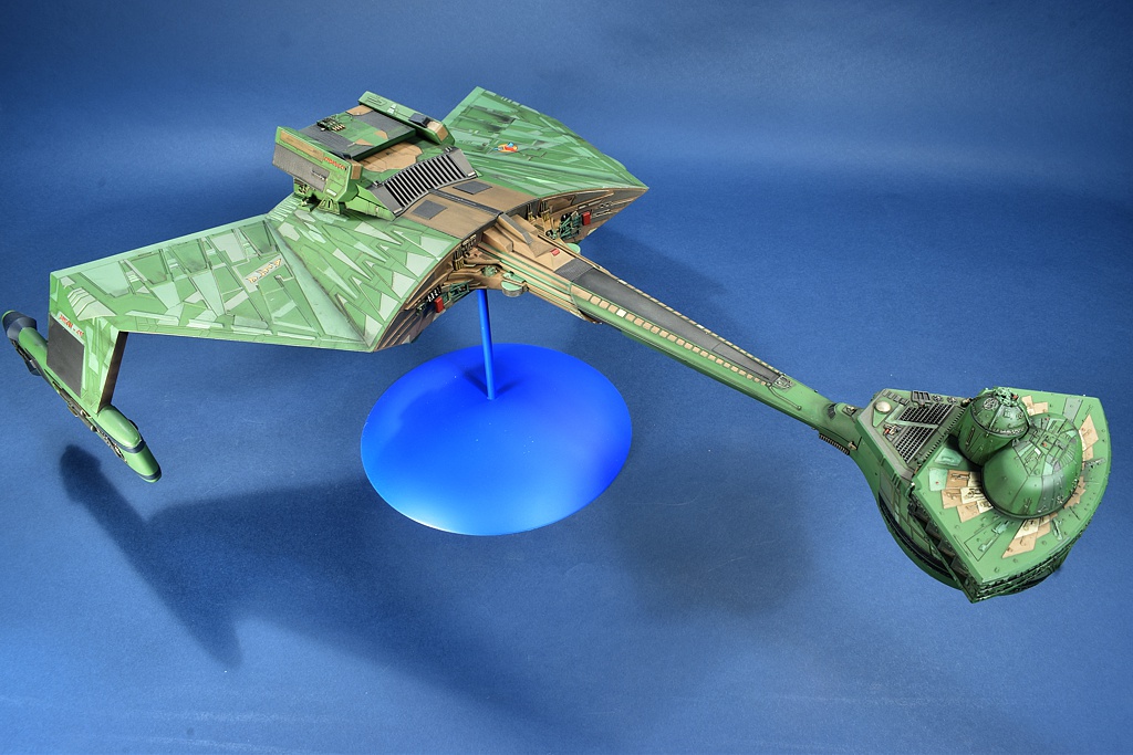 Polar Lights Scale Klingon Ktinga Battle Cruiser Starburst Models